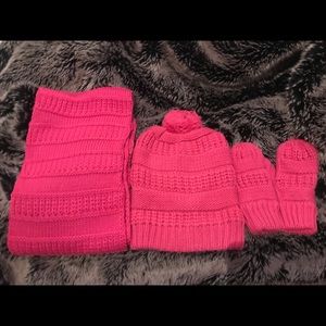 ❄️Matching Scarf, Hat & Mittens Trio❄️